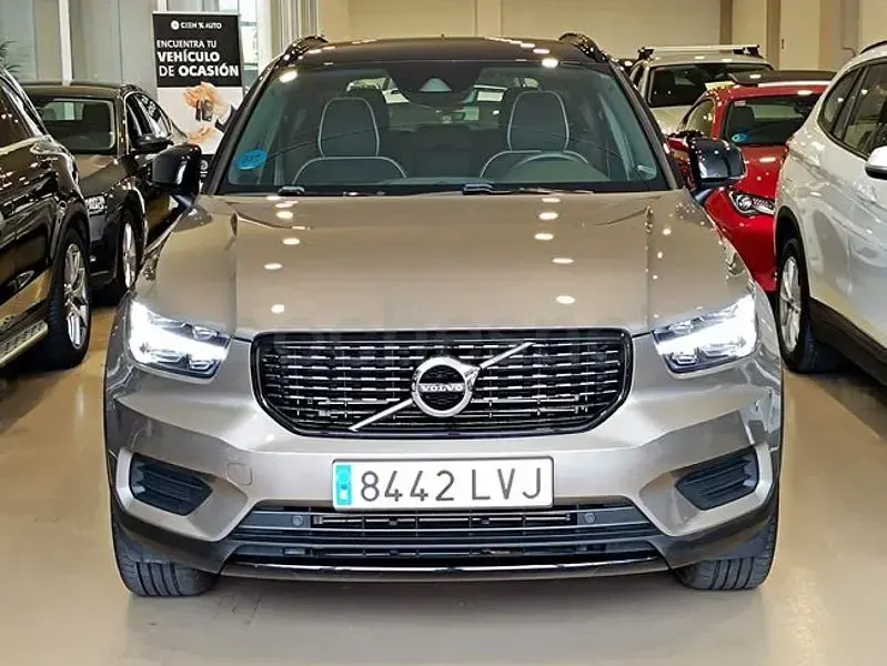 Usado Volvo XC40 R-Design 262 HP (192 kW) 2022 Cinzento SUV