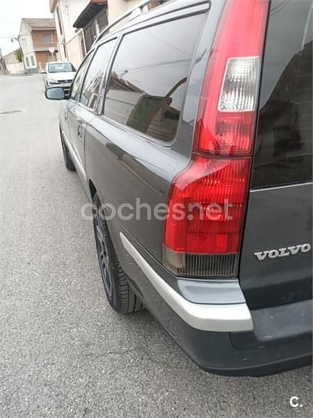Usado Volvo V70 Momentum 163 CV (119 kW) 2003 Gris / plata Familiar