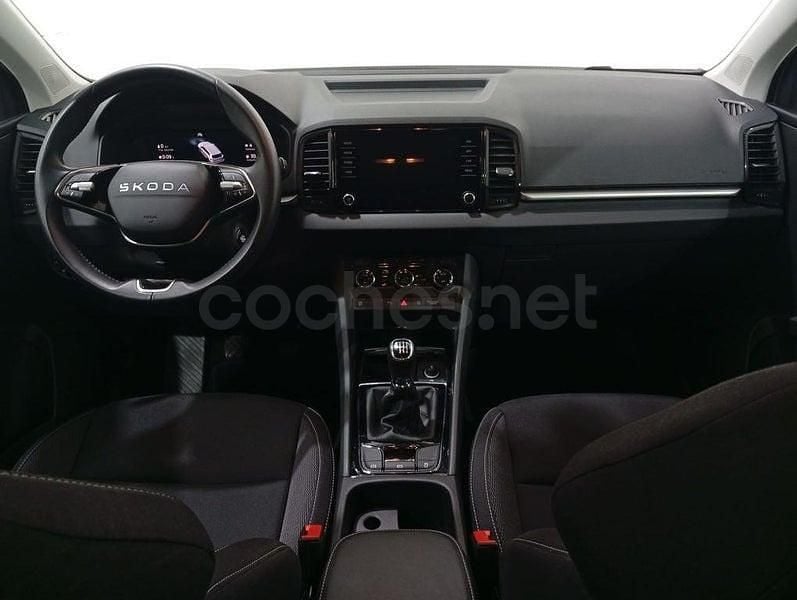 Usado Skoda Karoq Selection 150 CV (110 kW) 2025 Blanco SUV