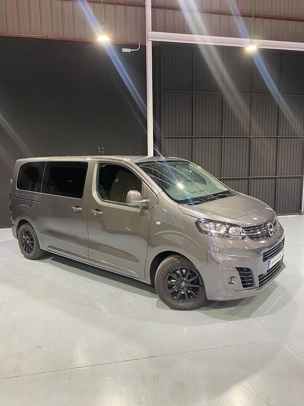 Usado Opel Vivaro 121 CV (88 kW) 2022 Gris Monovolumen
