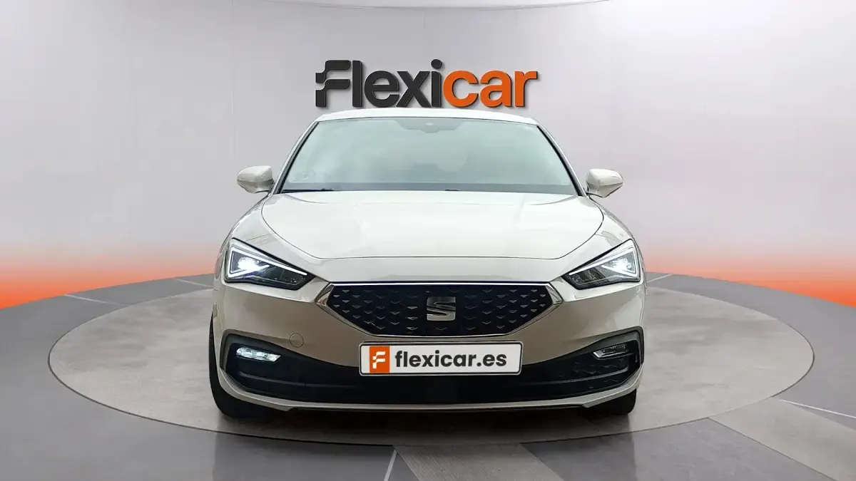Usado Seat Leon XCELLENCE 150 CV (110 kW) 2019 Blanco Berlina