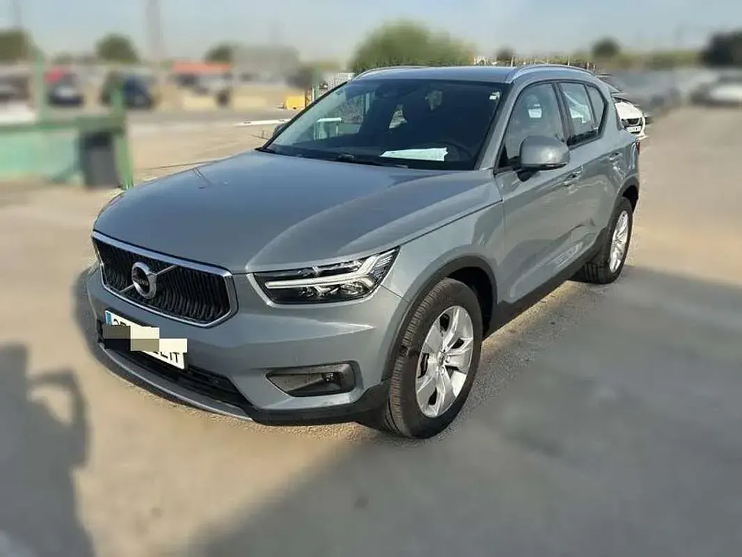 Usado Volvo XC40 Momentum 150 CV (110 kW) 2020 Gris SUV