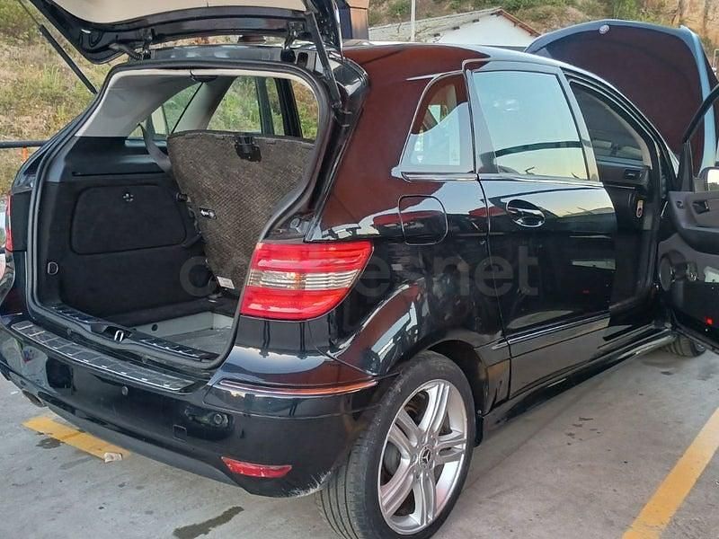 Usado Mercedes B200 140 CV (102 kW) 2008 Negro Monovolumen