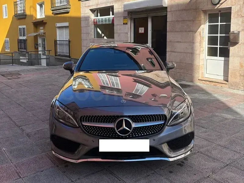 Usado Mercedes C220 170 CV (125 kW) 2017 Gris / plata Coupe