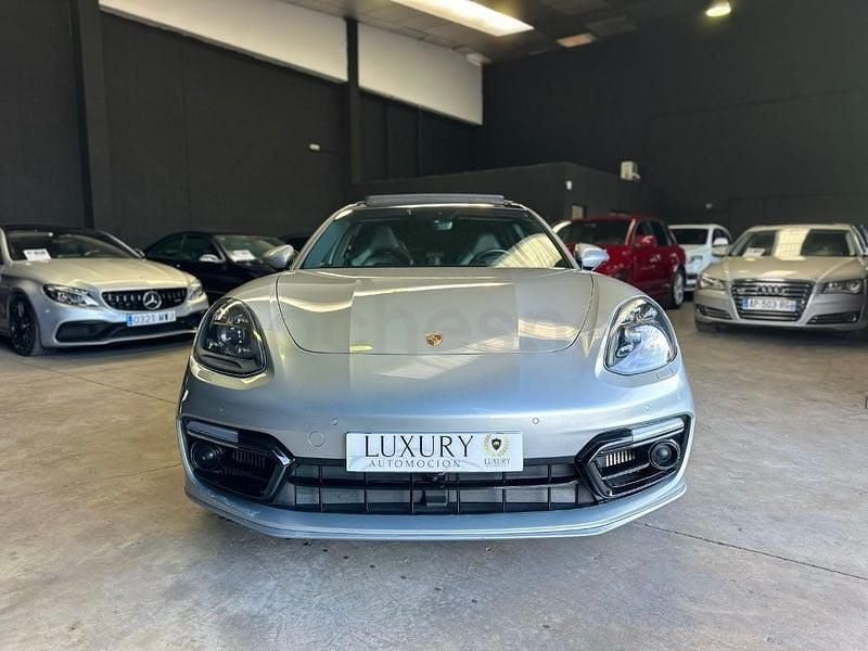Usado Porsche Panamera Sport Turismo 462 CV (339 kW) 2021 Gris / plata Familiar