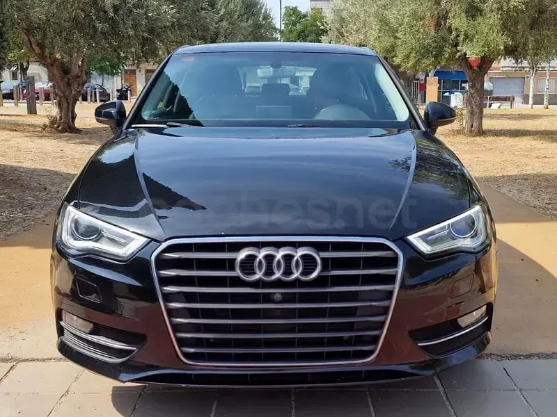 Usado Audi A3 Attraction 110 CV (80 kW) 2016 Negro Berlina