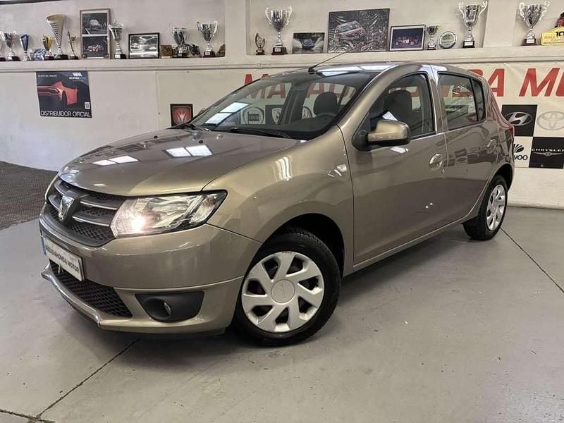 Usado Dacia Sandero Lauréate 90 CV (66 kW) 2015 Gris Utilitario