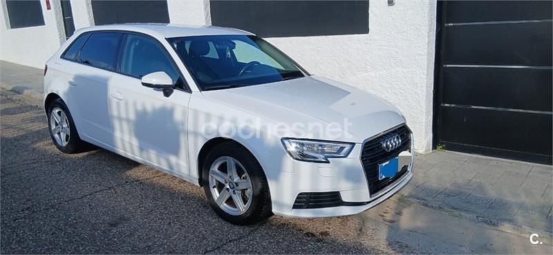 Käytetty Audi A3 110 HP (80 kW) 2018 Valkoinen Sedan