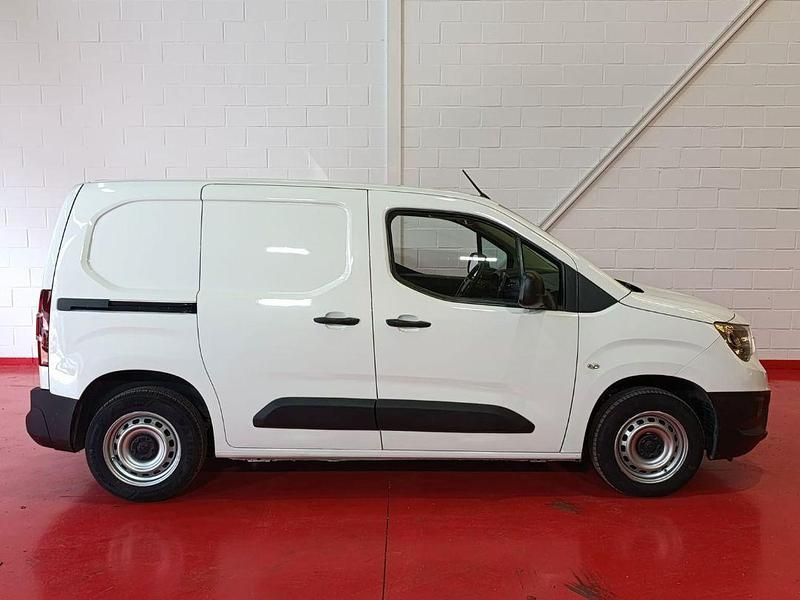 Usado Opel Combo S 100 CV (73 kW) 2020 Blanco Monovolumen