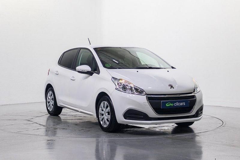Usado Peugeot 208 Active 100 CV (73 kW) 2020 Blanco Utilitario