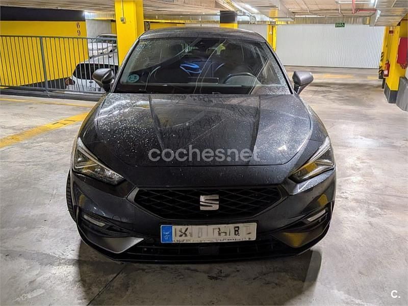 Usado Seat Leon FR 150 CV (110 kW) 2020 Gris / plata Berlina