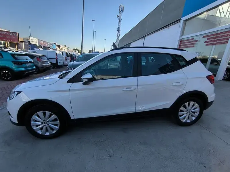 Usado Seat Arona Style 95 CV (69 kW) 2020 Blanco SUV