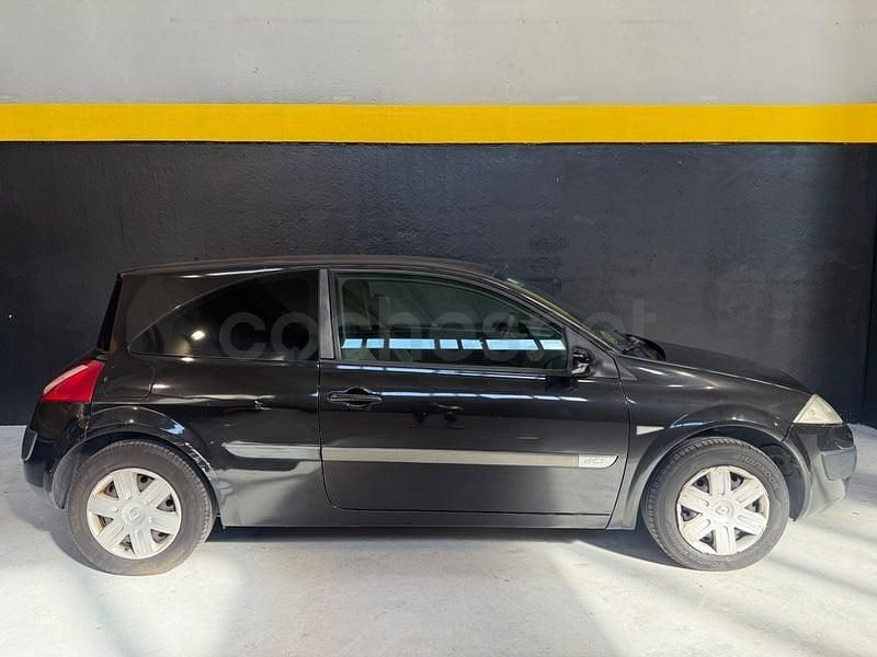 Usado Renault Mégane II Dynamique 110 CV (80 kW) 2006 Negro Berlina