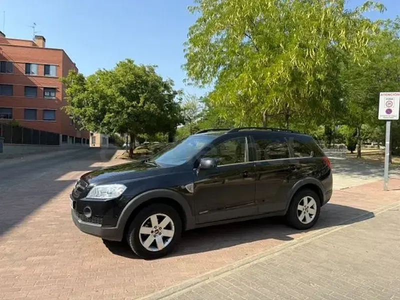 Usado Chevrolet Captiva LS 150 CV (110 kW) 2010 Negro SUV