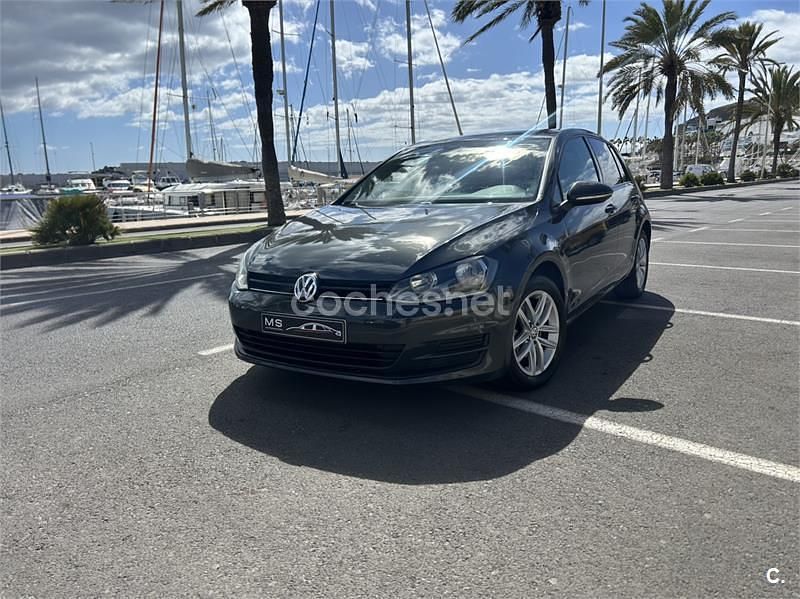 Usado VW Golf VII Business 110 CV (80 kW) 2016 Gris / plata Berlina