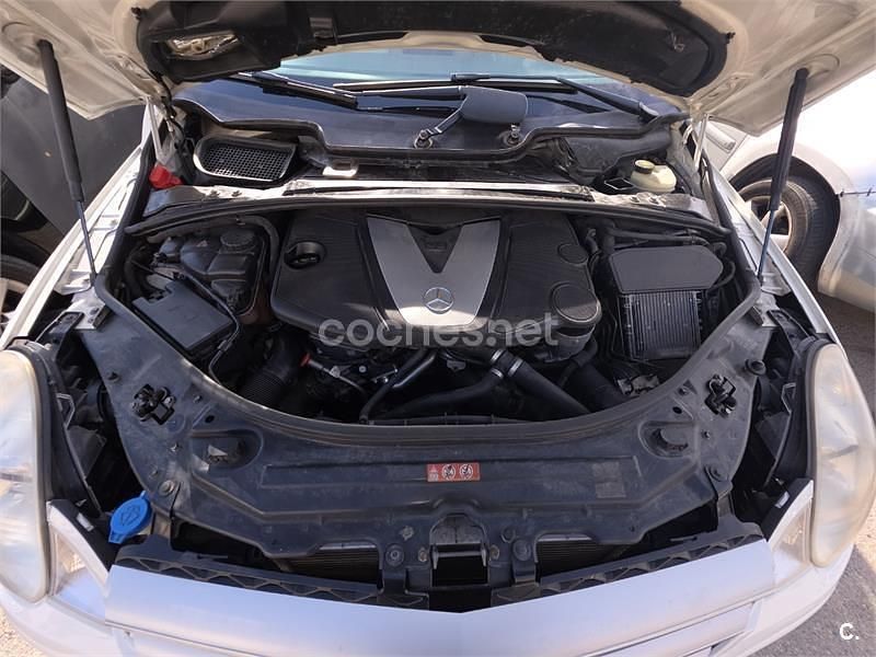 Usado Mercedes R320 224 CV (164 kW) 2007 Blanco Monovolumen