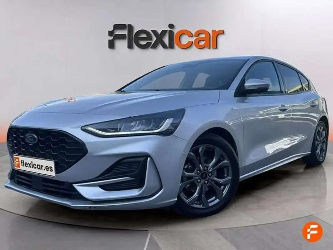 Usado Ford Focus ST-Line 155 CV (114 kW) 2024 Gris Berlina