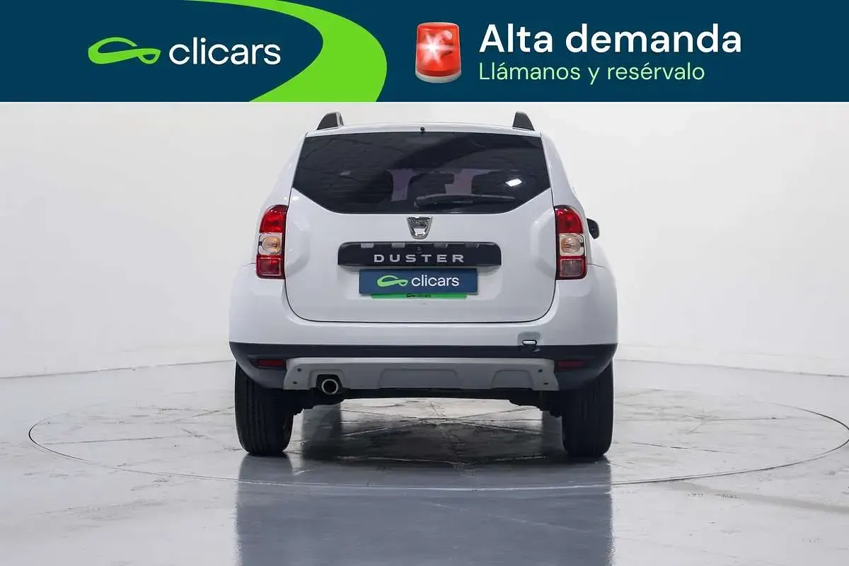 Usado Dacia Duster Lauréate 90 CV (66 kW) 2016 Blanco SUV