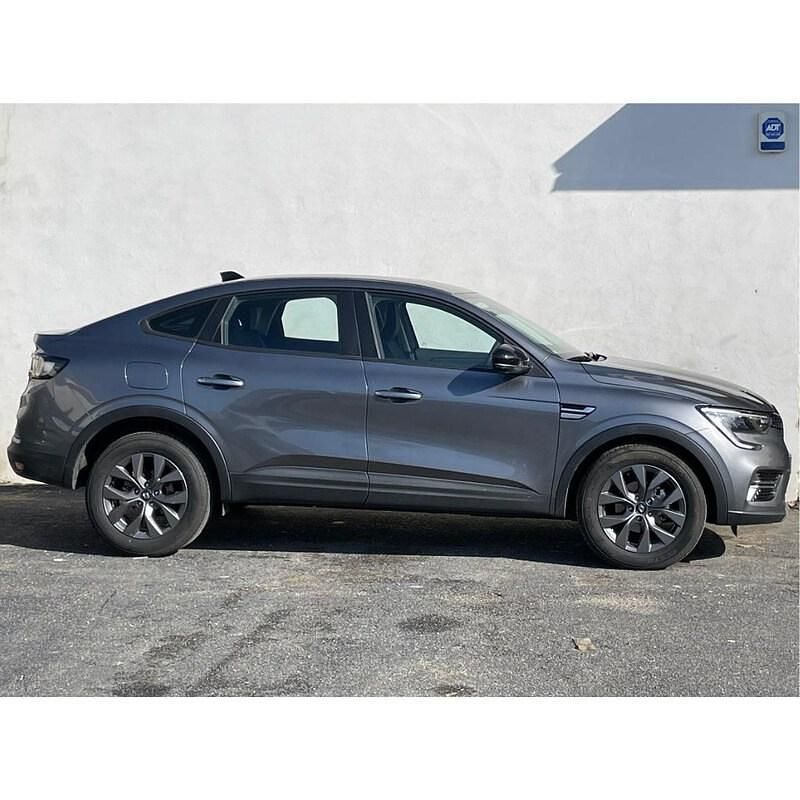 Begagnad Renault Arkana Evolution 140 HK (102 kW) 2025 Grå SUV