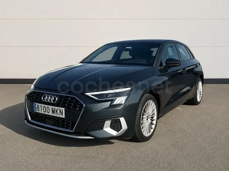 Usado Audi A3 Advanced Plus 110 CV (80 kW) 2023 Gris / plata Berlina