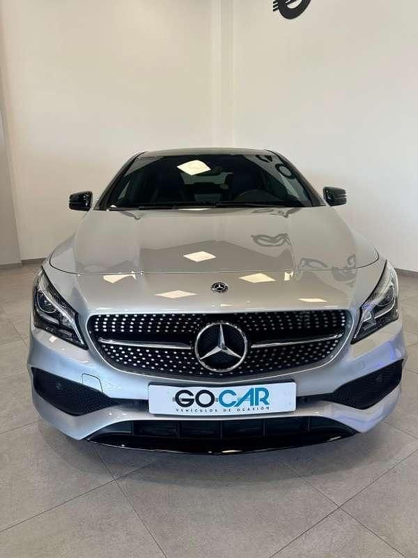 Usado Mercedes CLA220 Shooting Brake AMG line 177 CV (130 kW) 2017 Gris Familiar