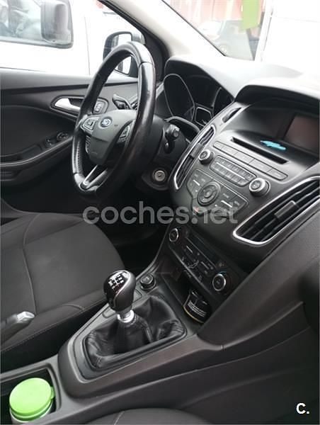 Usado Ford Focus Business Edition 125 CV (91 kW) 2017 Gris / plata Familiar