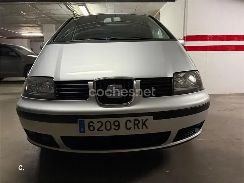 Usado Seat Alhambra Stella 115 CV (84 kW) 2004 Gris / plata Monovolumen