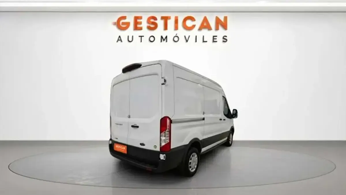 Usado Ford Transit Trend 131 CV (96 kW) 2023 Blanco Van