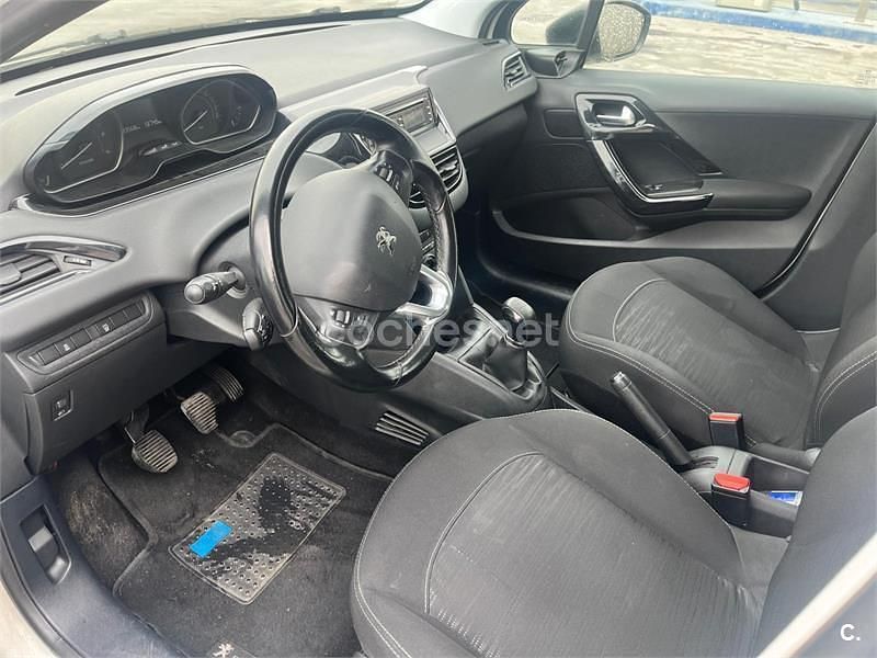 Usado Peugeot 208 Active 75 CV (55 kW) 2016 Blanco Utilitario