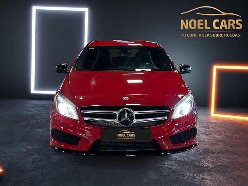 Usado Mercedes A180 AMG line 109 CV (80 kW) 2014 Rojo Berlina