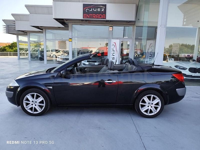 Usado Renault Mégane Cabriolet Dynamique 136 CV (100 kW) 2004 Negro Descapotable