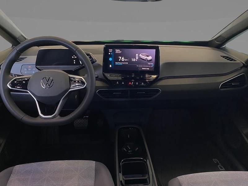 Usado VW ID.3 Pro 106 kW (145 CV) 2023 Rojo intenso metalizado con techo negro Utilitario