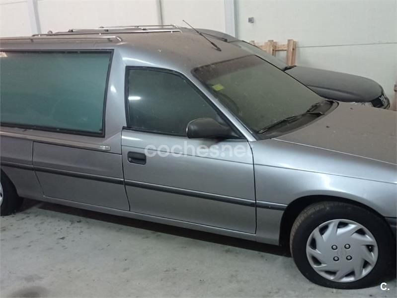 Usado Opel Astra 68 CV (50 kW) 1997 Gris / plata Familiar