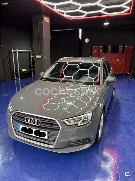 Usado Audi A3 116 CV (85 kW) 2018 Gris / plata Berlina