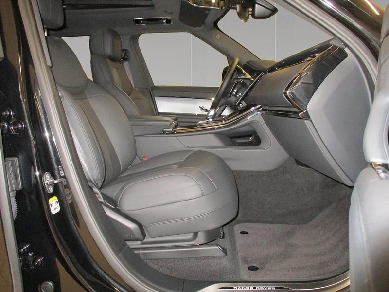 Usado Land Rover Range Rover Sport SE 300 CV (220 kW) 2024 Santorini black SUV