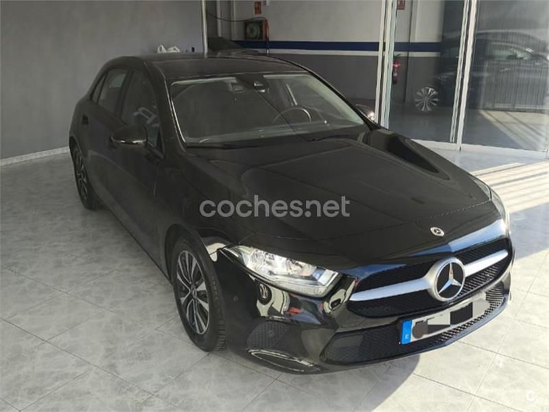 Negro Usado 2021 Mercedes A180 Berlina | 22.500 € (Buen precio) - Imagen 1/4