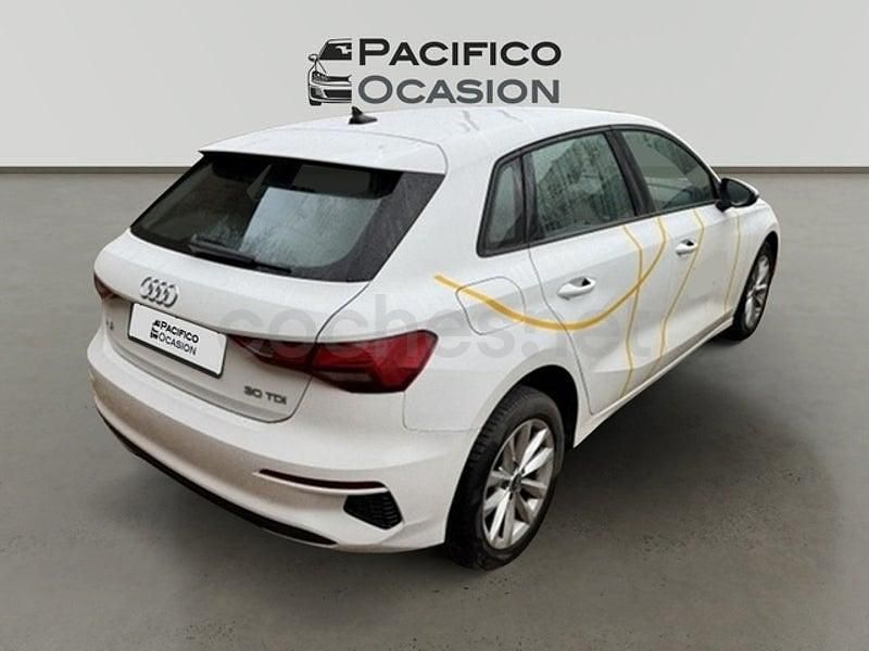 Käytetty Audi A3 Advanced 116 HP (85 kW) 2023 Valkoinen Sedan