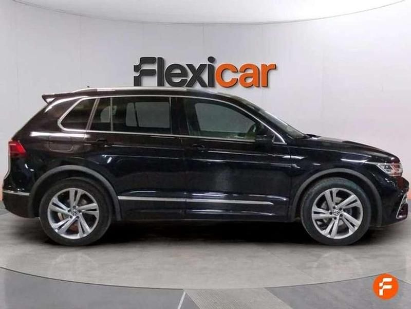 Usado VW Tiguan R-line 150 CV (110 kW) 2022 Negro SUV