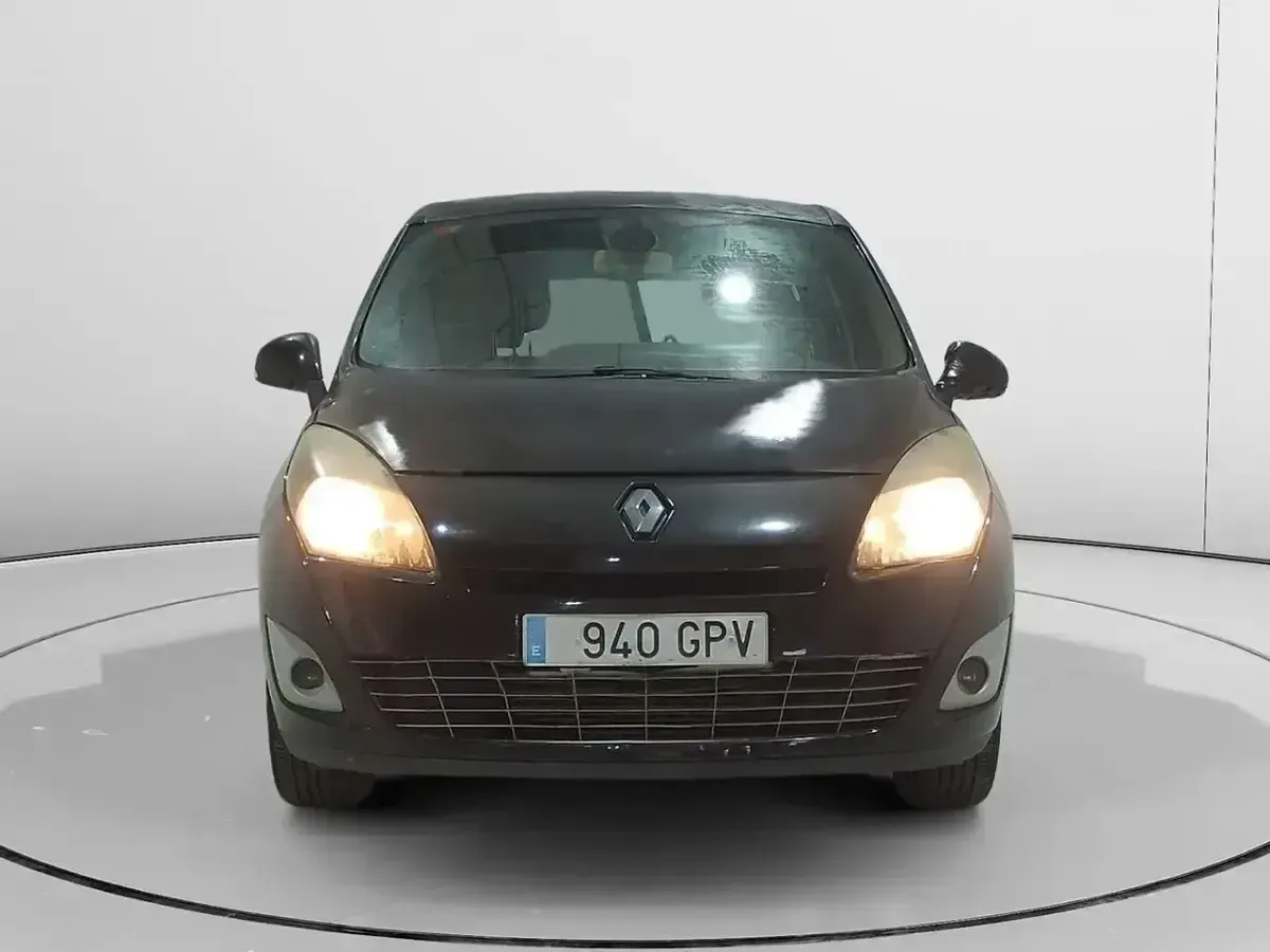 Usado Renault Scénic III Dynamique 131 CV (96 kW) 2009 Negro