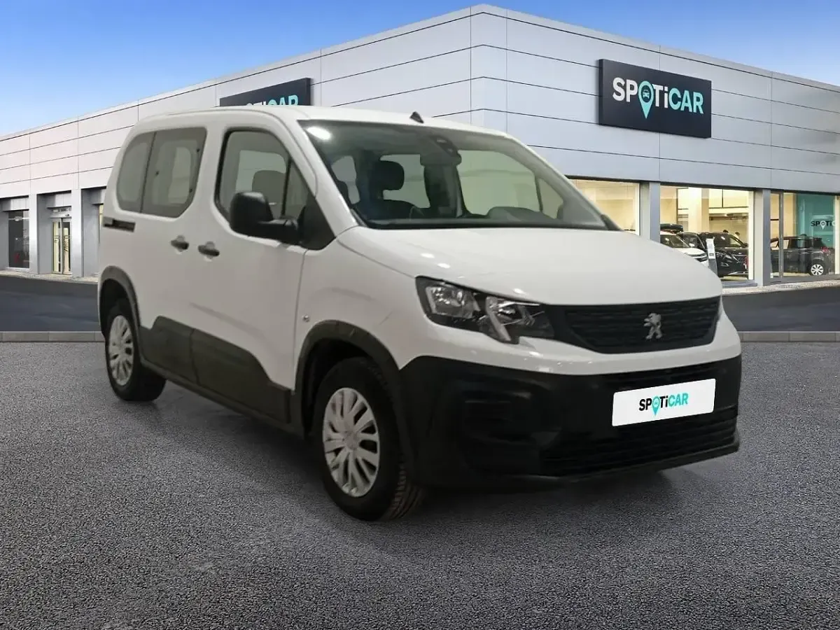 Usado Peugeot Rifter Active 100 CV (73 kW) 2022 Blanco Monovolumen