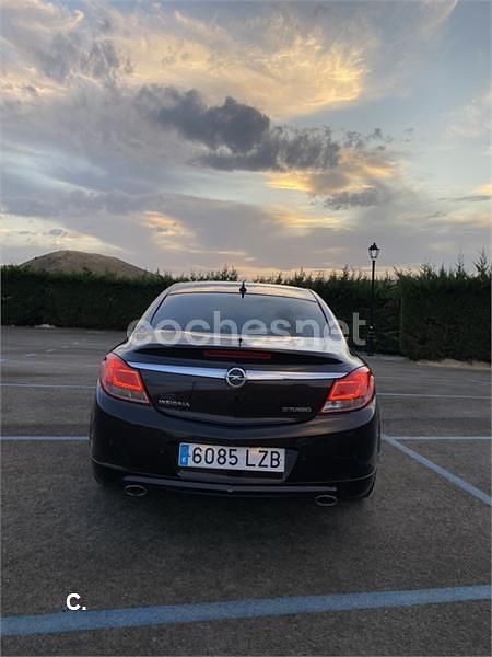 Usado Opel Insignia Sportive 195 CV (143 kW) 2012 Marrón Berlina