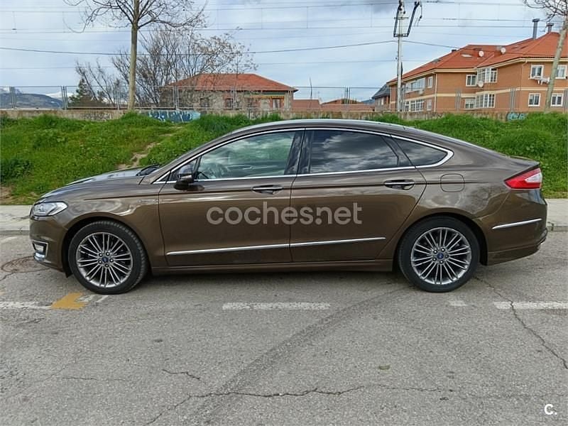 Usado Ford Mondeo Vignale 150 CV (110 kW) 2017 Marrón Berlina
