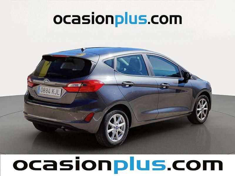 Usado Ford Fiesta Trend+ 85 CV (62 kW) 2018 Gris Utilitario