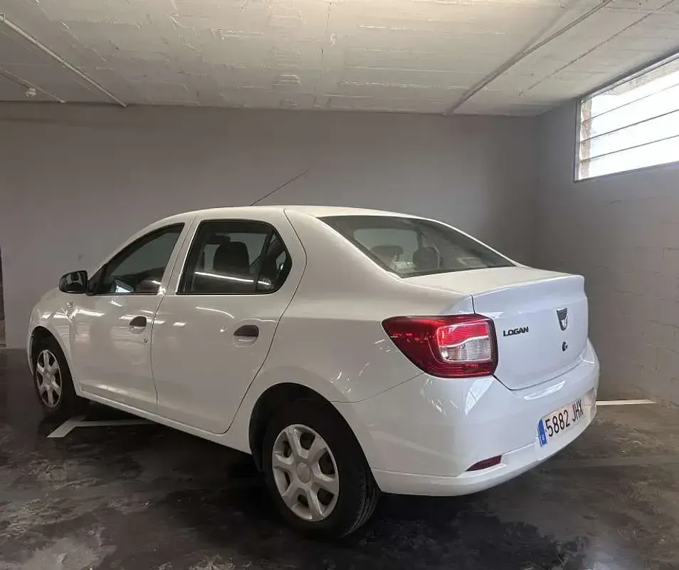 Usado Dacia Logan Ambiance 90 CV (66 kW) 2015 Blanco Utilitario