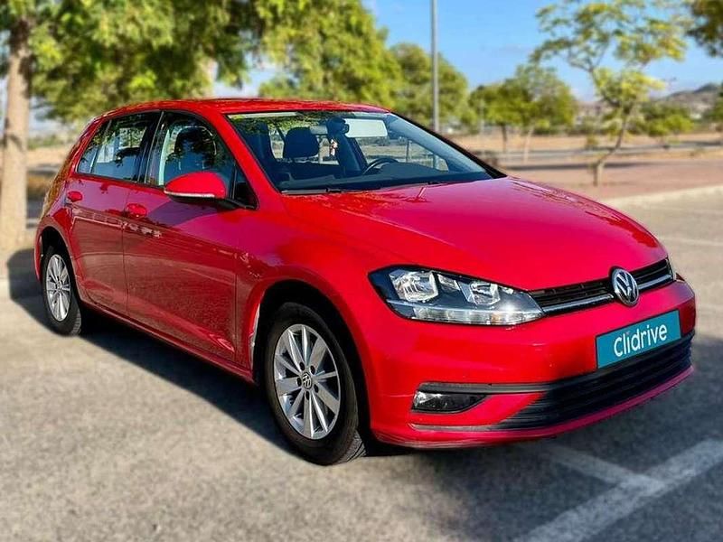Usado VW Golf VII 116 CV (85 kW) 2019 Rojo Utilitario