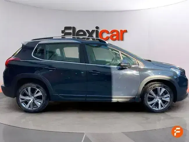 Usado Peugeot 2008 Allure 120 CV (88 kW) 2019 Gris SUV