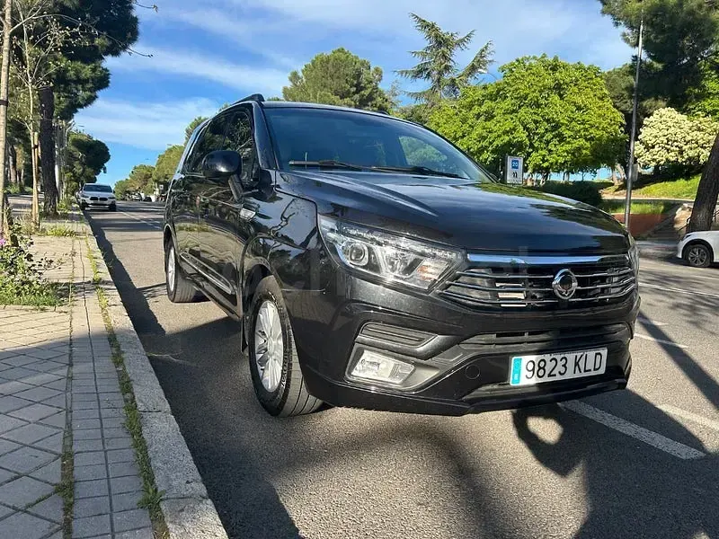Usado SsangYong Rodius Limited 178 CV (130 kW) 2018 Negro Monovolumen