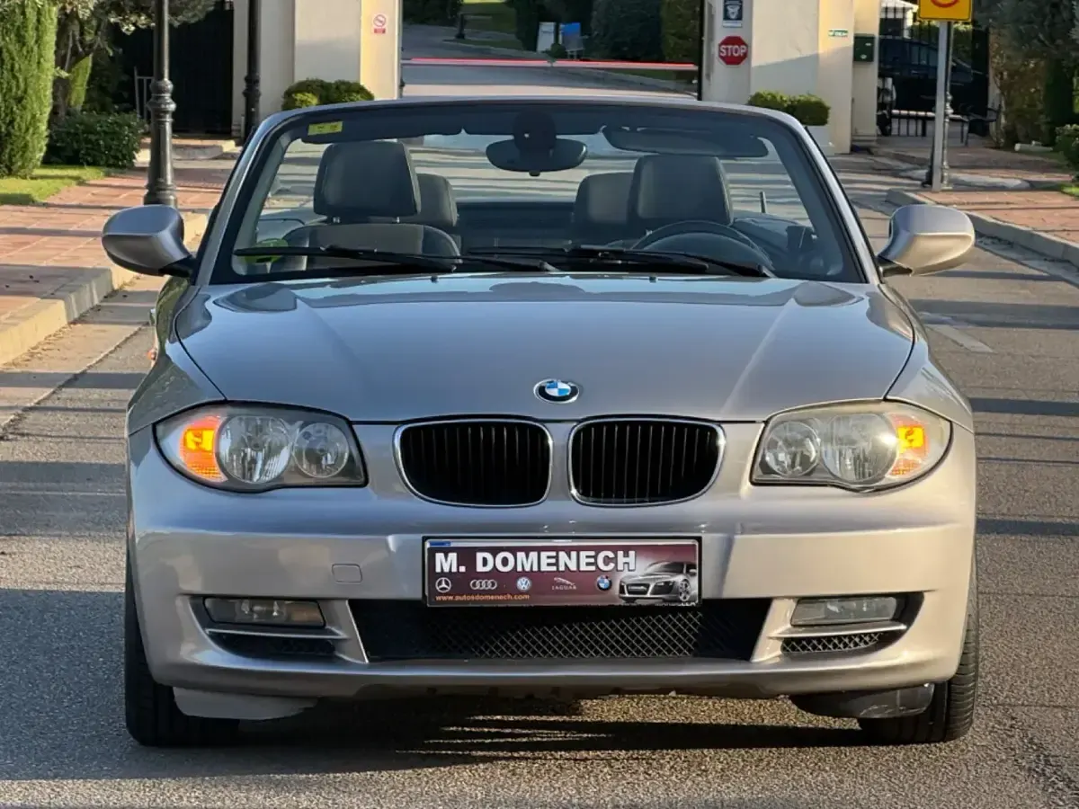 Usado BMW 118 143 CV (105 kW) 2011 Gris Utilitario