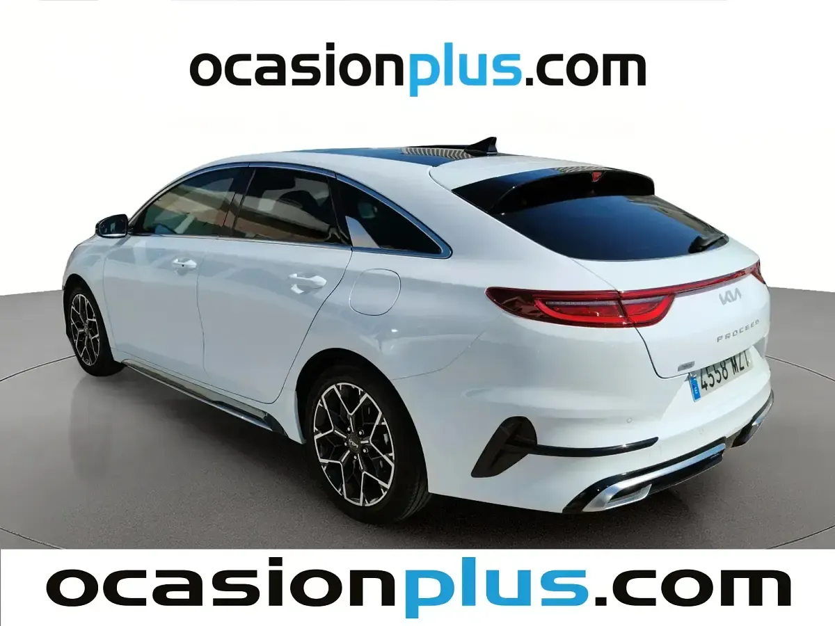 Usado Kia ProCeed GT-Line 140 CV (102 kW) 2025 Blanco Familiar