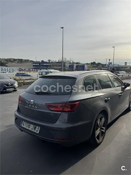 Usado Seat Leon ST FR 150 CV (110 kW) 2017 Gris / plata Familiar